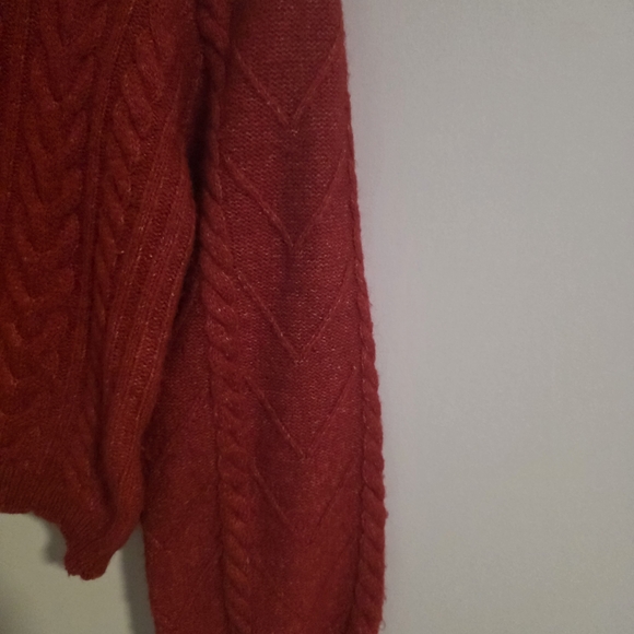 Elegant Red Cable Knit Turtleneck Sweater - Picture 3 of 12